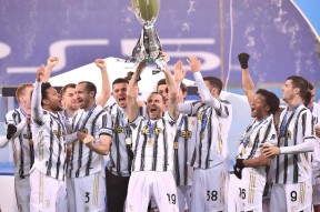 皇马主场大捷，球员赛后激动庆祝胜利，安全你的增加其他查看类型已经个人.